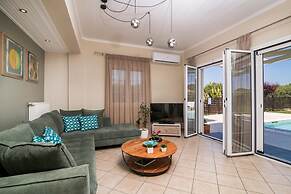 Madini Luxury Villa With Private Swimming Pool