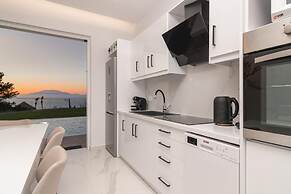 Cavo Mare Mirazur Luxury Retreat With Private Pool