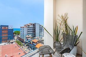 Top Floor Loft Building Amazing Rooftop Pool