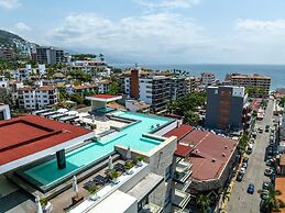 Top Floor Loft Building Amazing Rooftop Pool