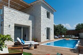 Villa Prima - With Private Heated Pool