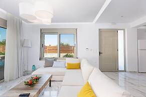 Villa Prima - With Private Heated Pool