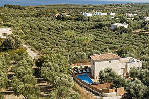 Villa Prima - With Private Heated Pool