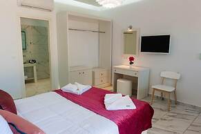 Villa Prima - With Private Heated Pool