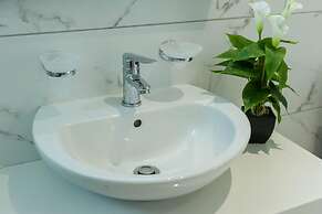 Villa Prima - With Private Heated Pool