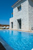 Villa Prima - With Private Heated Pool