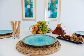 Villa Prima - With Private Heated Pool