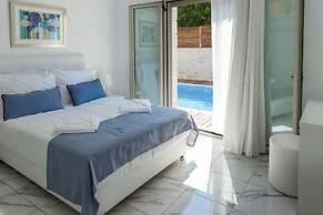 Villa Prima - With Private Heated Pool