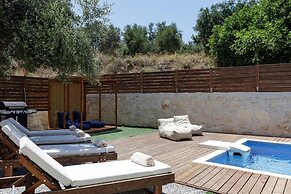 Villa Prima - With Private Heated Pool