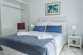 Villa Prima - With Private Heated Pool