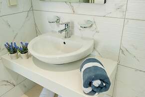 Villa Prima - With Private Heated Pool