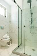 Villa Prima - With Private Heated Pool