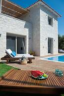 Villa Prima - With Private Heated Pool