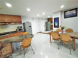 9B Spacious sea View Apartment Karon Beach Front