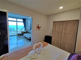 9B Spacious sea View Apartment Karon Beach Front