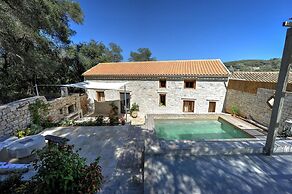 Leonora House With Private Pool Close to Gaios