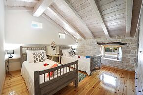 Leonora House With Private Pool Close to Gaios