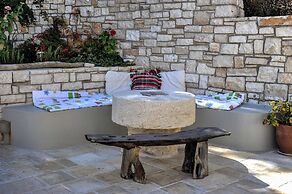 Leonora House With Private Pool Close to Gaios