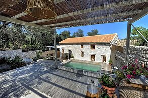 Leonora House With Private Pool Close to Gaios