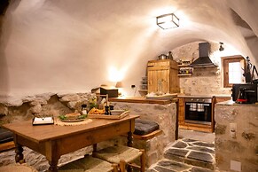 Dandy Villas Tower House Built in 17th Century Pool