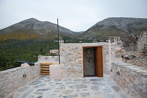 Dandy Villas Tower House Built in 17th Century Pool