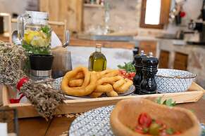 Dandy Villas Tower House Built in 17th Century Pool