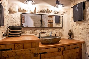 Dandy Villas Tower House Built in 17th Century Pool