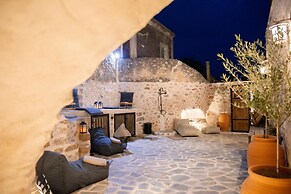 Dandy Villas Tower House Built in 17th Century Pool