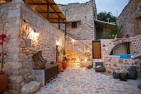Dandy Villas Tower House Built in 17th Century Pool