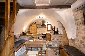 Dandy Villas Tower House Built in 17th Century Pool