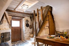 Dandy Villas Tower House Built in 17th Century Pool