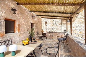 Dandy Villas Tower House Built in 17th Century Pool