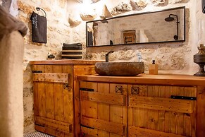 Dandy Villas Tower House Built in 17th Century Pool