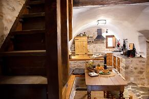 Dandy Villas Tower House Built in 17th Century Pool