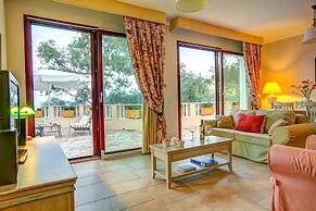 Theodora Villa - 2 BR Tranditional House Close to Gaios Town