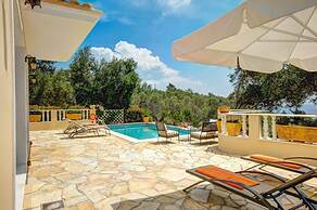 Theodora Villa - 2 BR Tranditional House Close to Gaios Town