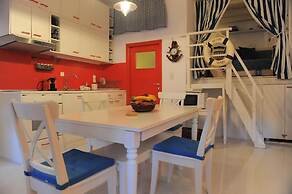 Dandy on the Beach Sailor s House Private Maisonette Sea View