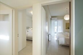 Lucyzen in Vouliagmeni