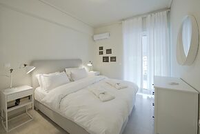 Lucyzen in Vouliagmeni