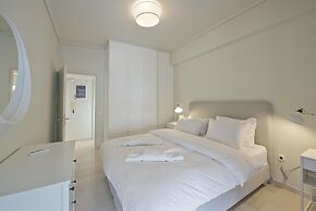 Lucyzen in Vouliagmeni