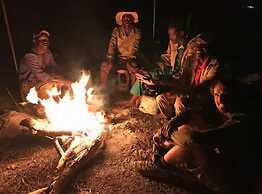 Bungalow 1 on This World Renowned Eco Site 40 Minutes From Vic Falls F