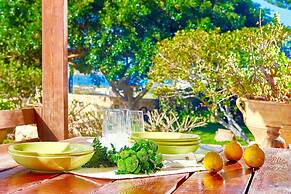 Villa Karteros With Private Swimming Pool