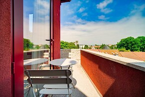 Nomad s Nest in Bonfim - 1bed Balcony View