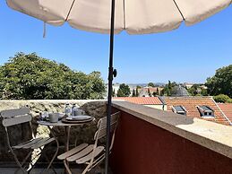 Nomad s Nest in Bonfim - 1bed Balcony View