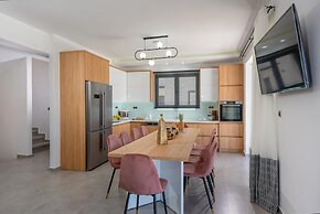 Luxurious Villa Mare - With 150m Pool