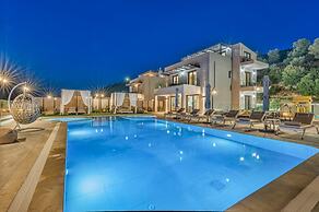 Luxurious Villa Mare - With 150m Pool