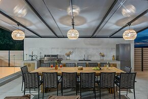 Luxurious Villa Mare - With 150m Pool