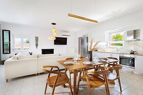 Villa Excesio - With Private Pool