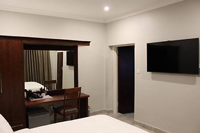 A Pristine B B Located in Belvedere Harare - 2006