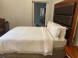 A Pristine B B Located in Belvedere Harare - 2006